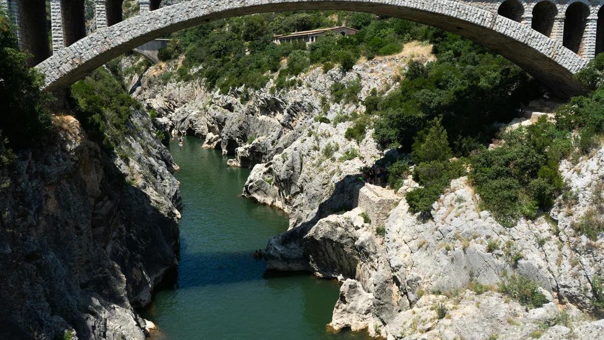 visuel secondaire sur Pont gard peut visiter canalisation romaine